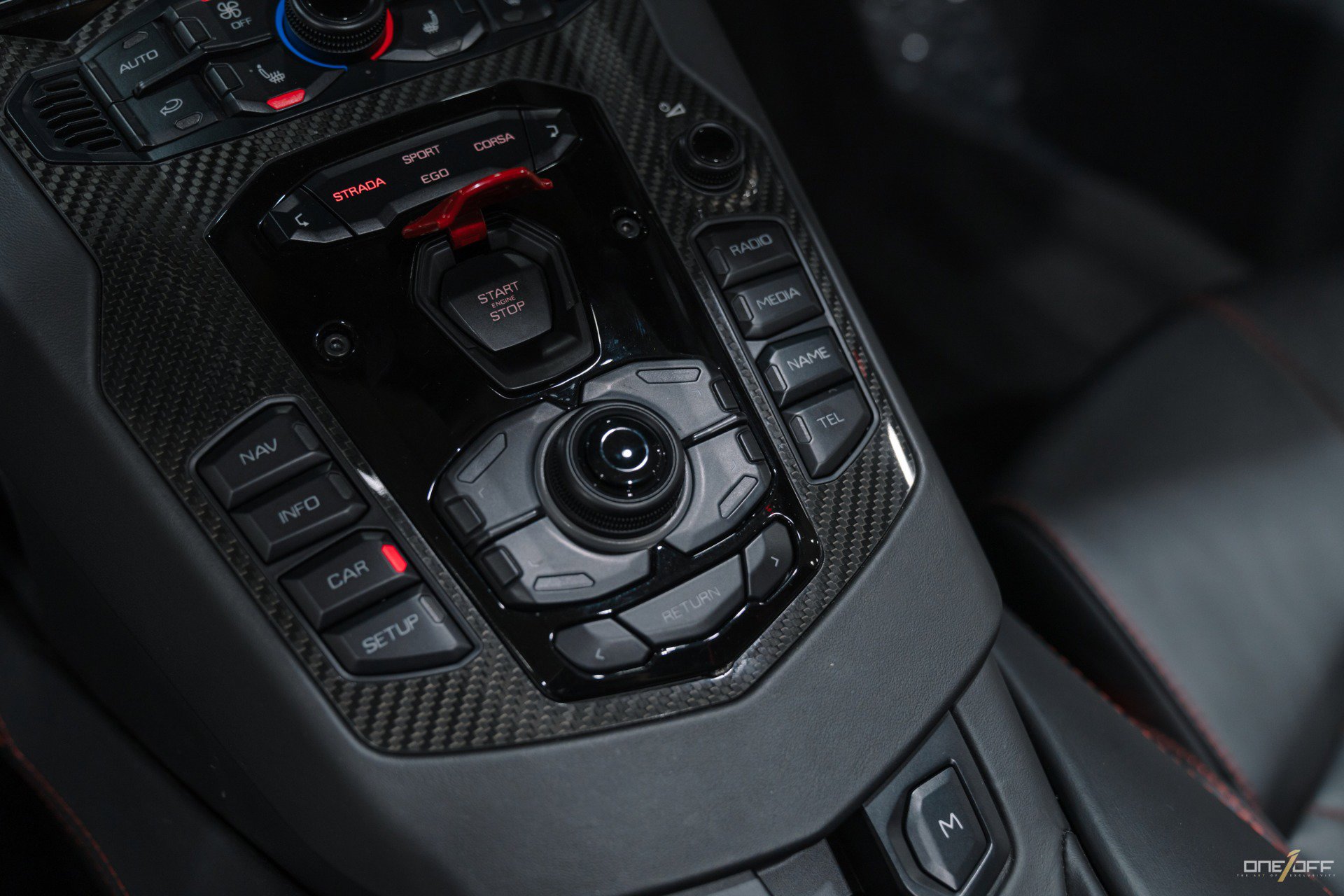 Used 2018 Lamborghini Aventador S image 39