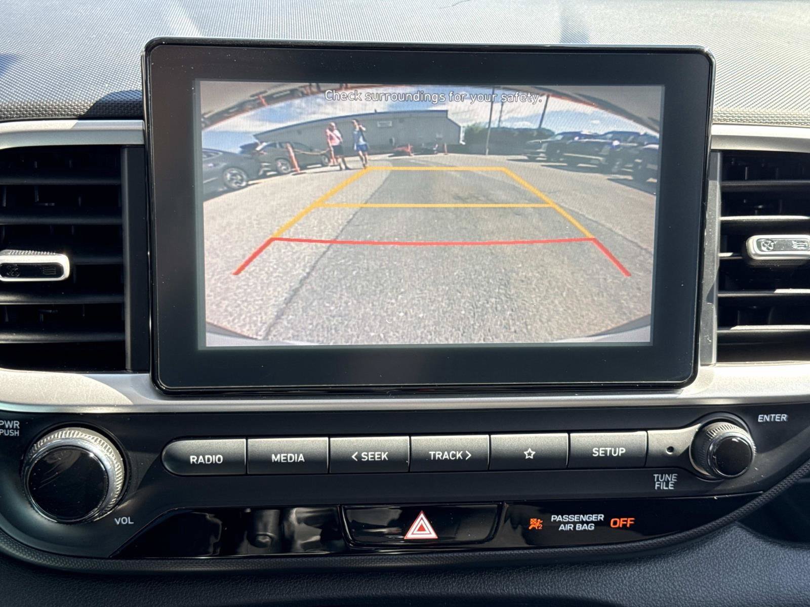 Certified 2022 Hyundai Venue SEL FWD image 6