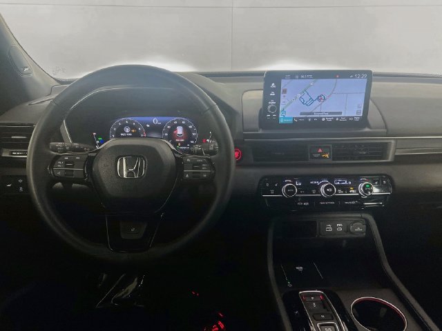 Used 2025 Honda Pilot Black Edition image 18