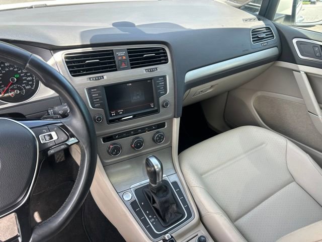 Used 2016 Volkswagen Golf SE FWD image 19