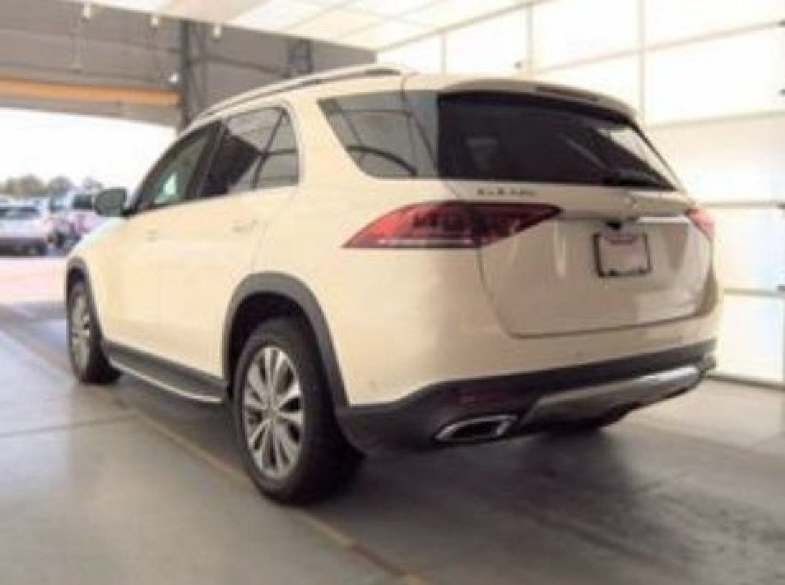 Used 2020 Mercedes-Benz GLE 450 4MATIC image 2