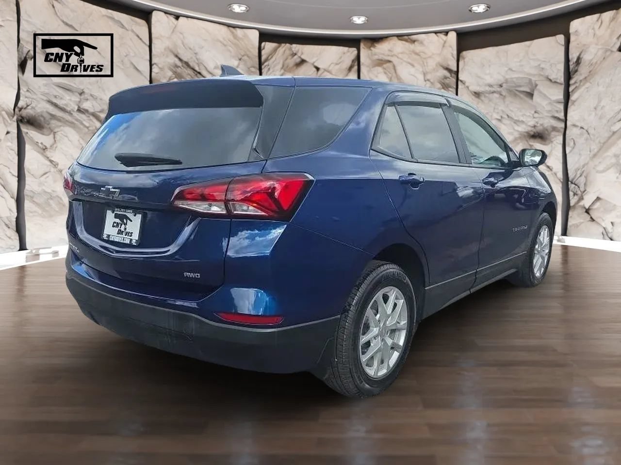 Used 2023 Chevrolet Equinox LS w/ LS Convenience Package AWD/4WD image 5