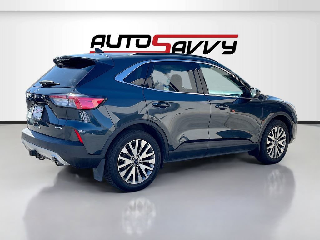 Used 2022 Ford Escape Titanium w/ Class II Trailer Tow Package image 7
