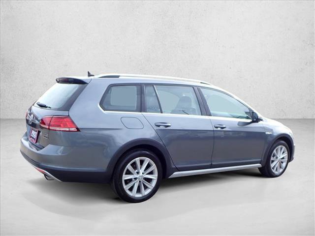 Used 2018 Volkswagen Golf SE image 4