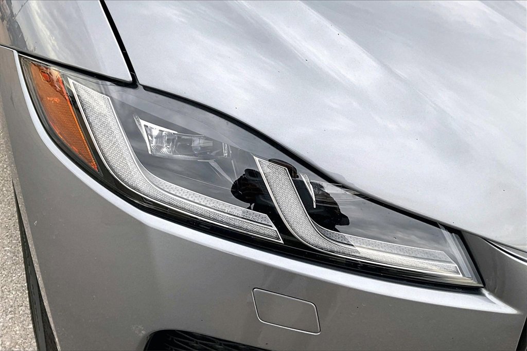 Used 2026 Jaguar F-PACE R-Dynamic S image 29