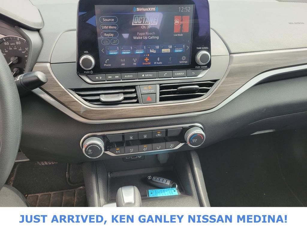 Certified 2025 Nissan Altima 2.5 SV image 10