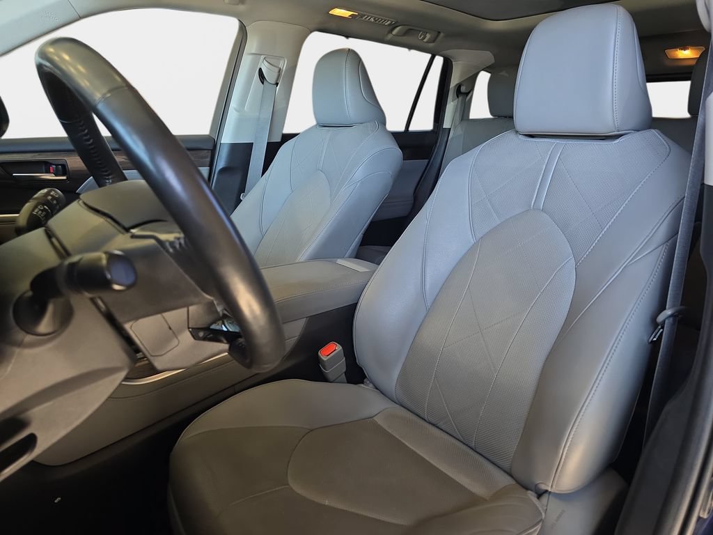 Used 2020 Toyota Highlander Platinum AWD/4WD image 17