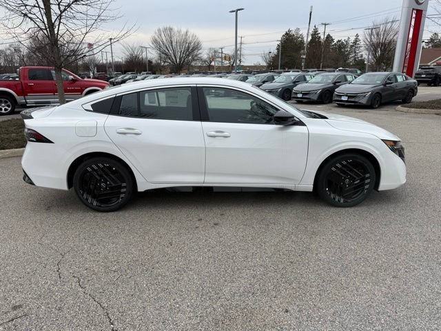New 2026 Nissan Sentra SR w/ Floor Mat Package FWD image 4