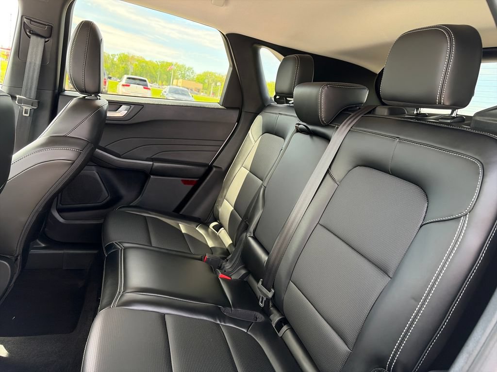 Used 2024 Ford Escape Platinum AWD/4WD image 30