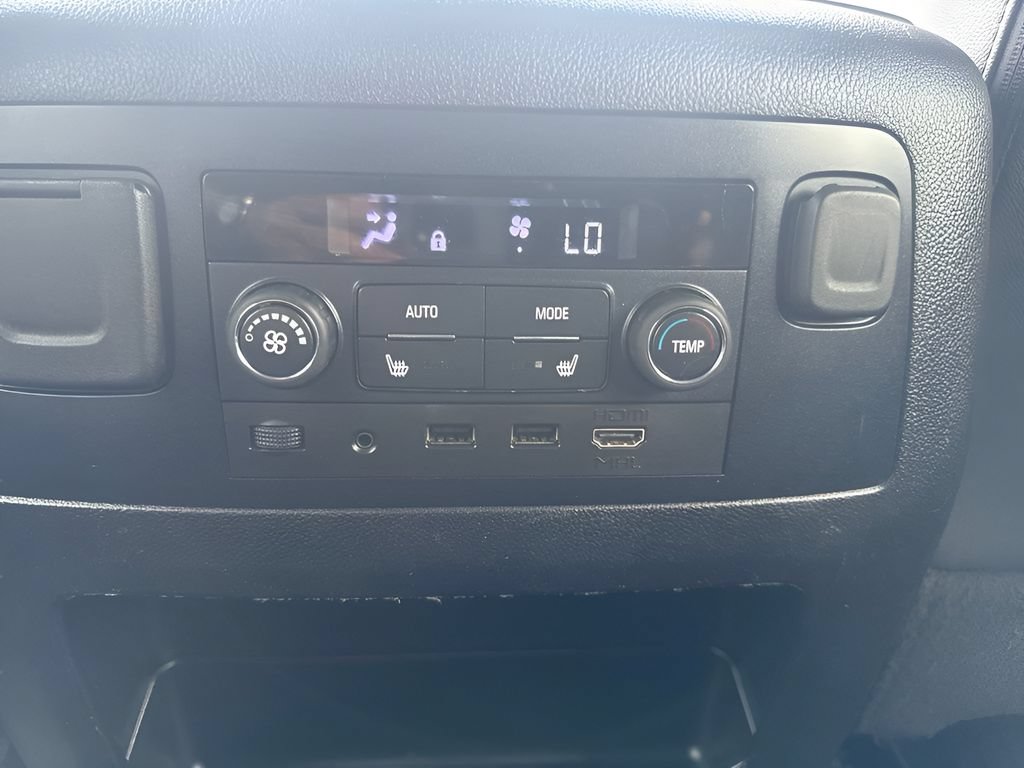 Used 2020 Chevrolet Suburban Premier AWD/4WD image 14