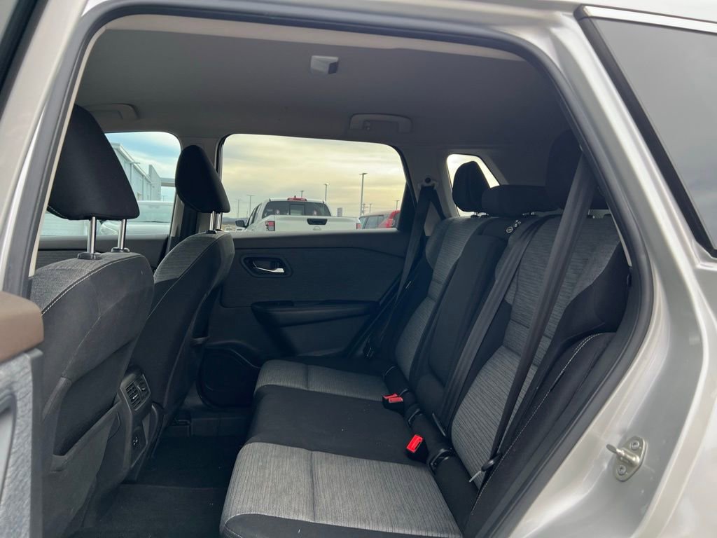 Used 2021 Nissan Rogue SV image 15