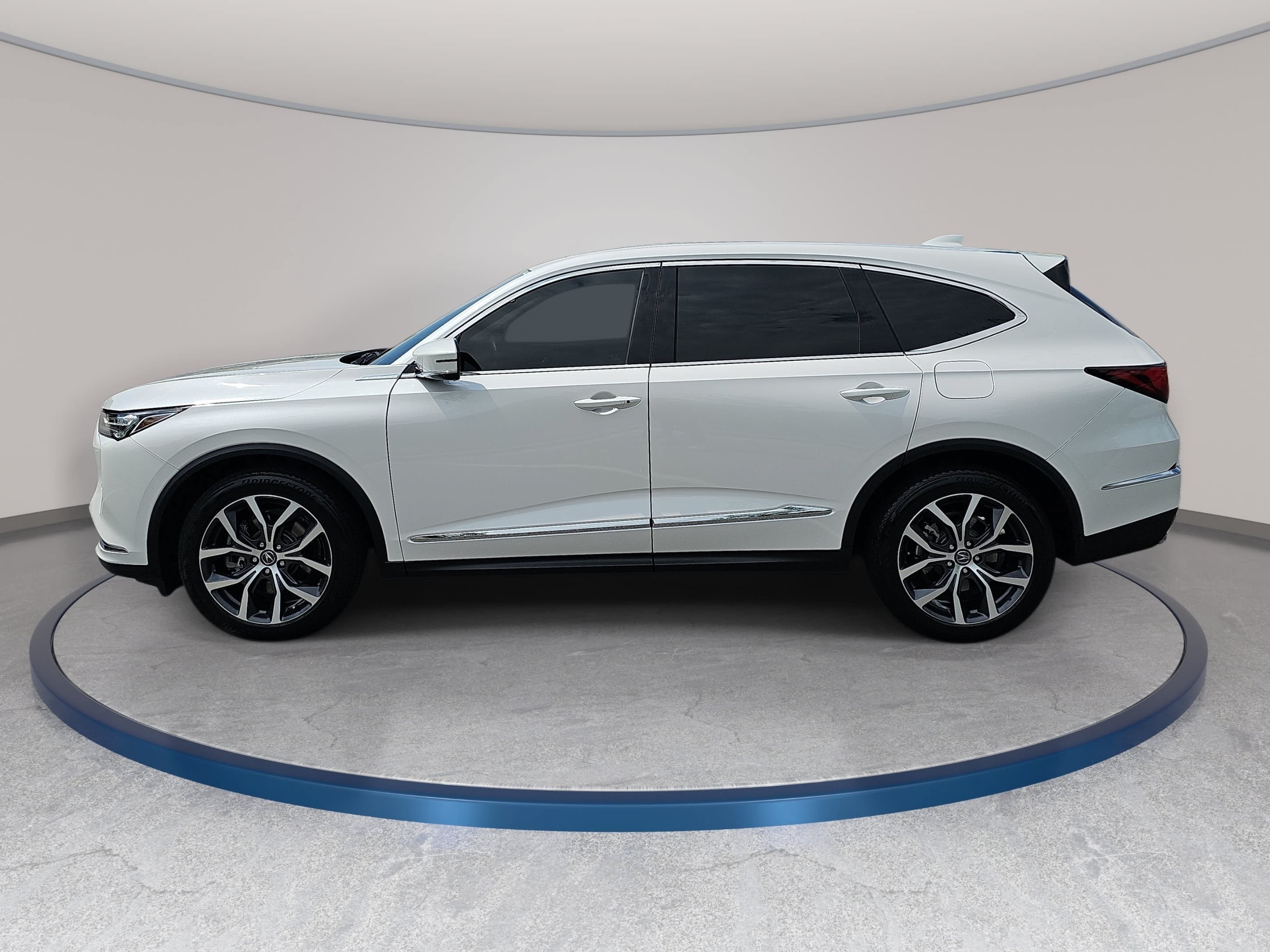 Certified 2024 Acura MDX FWD w/ Technology Package image 8