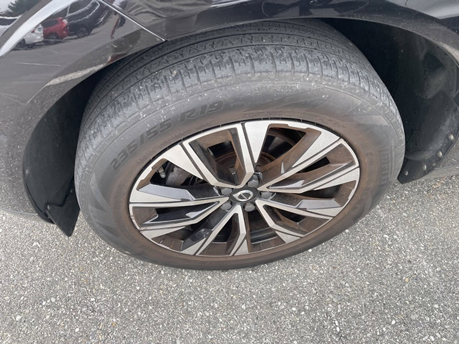 Used 2023 Volvo XC60 B5 Plus w/ Climate Package image 4