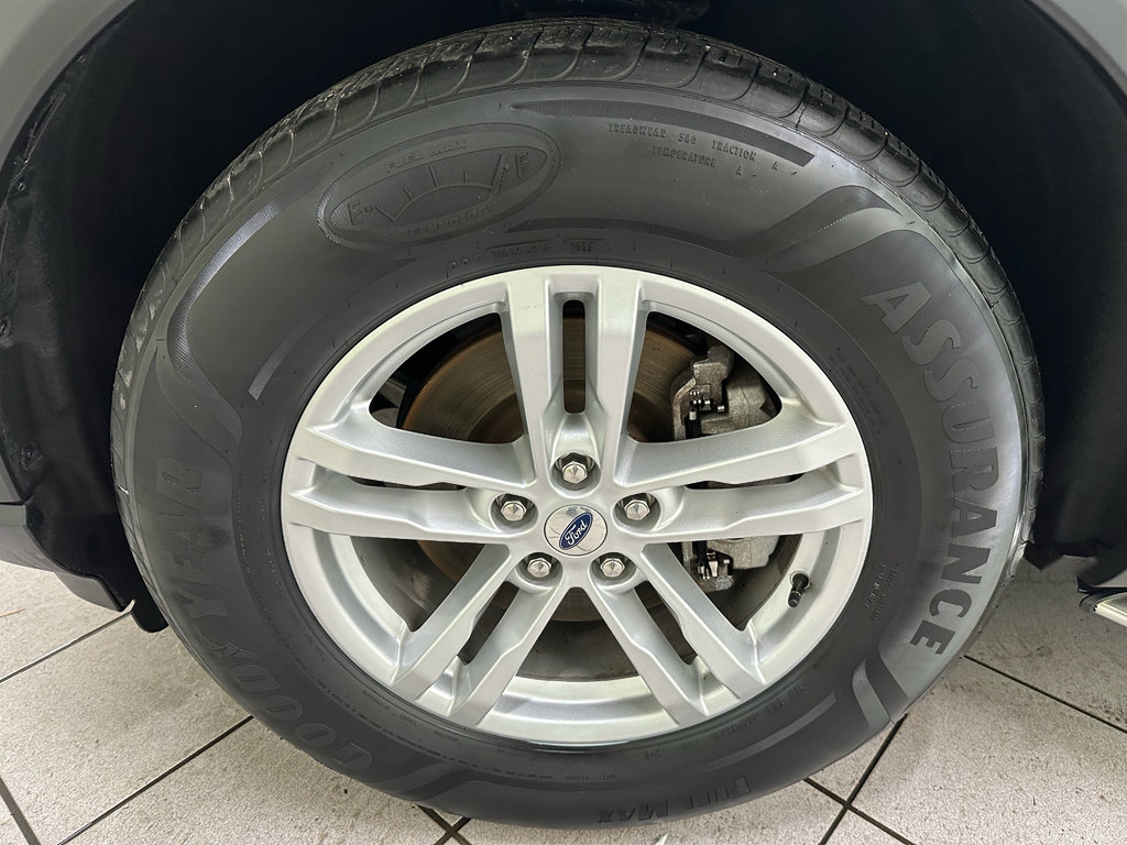 Used 2020 Ford Explorer XLT w/ Equipment Group 202A image 16