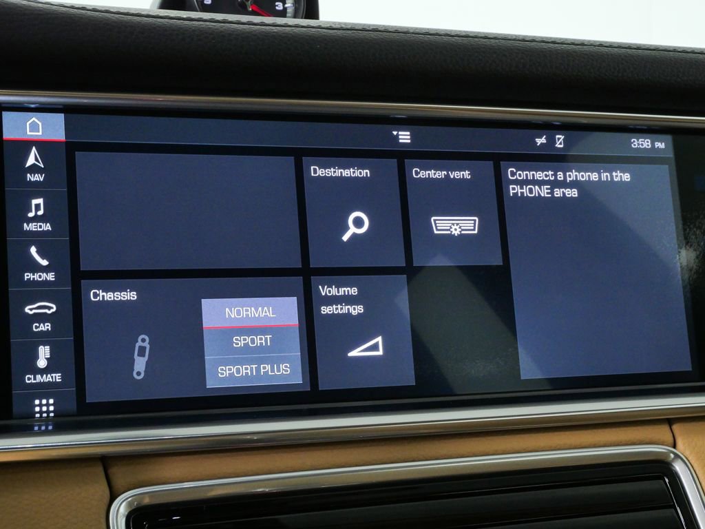 Used 2018 Porsche Panamera RWD image 13