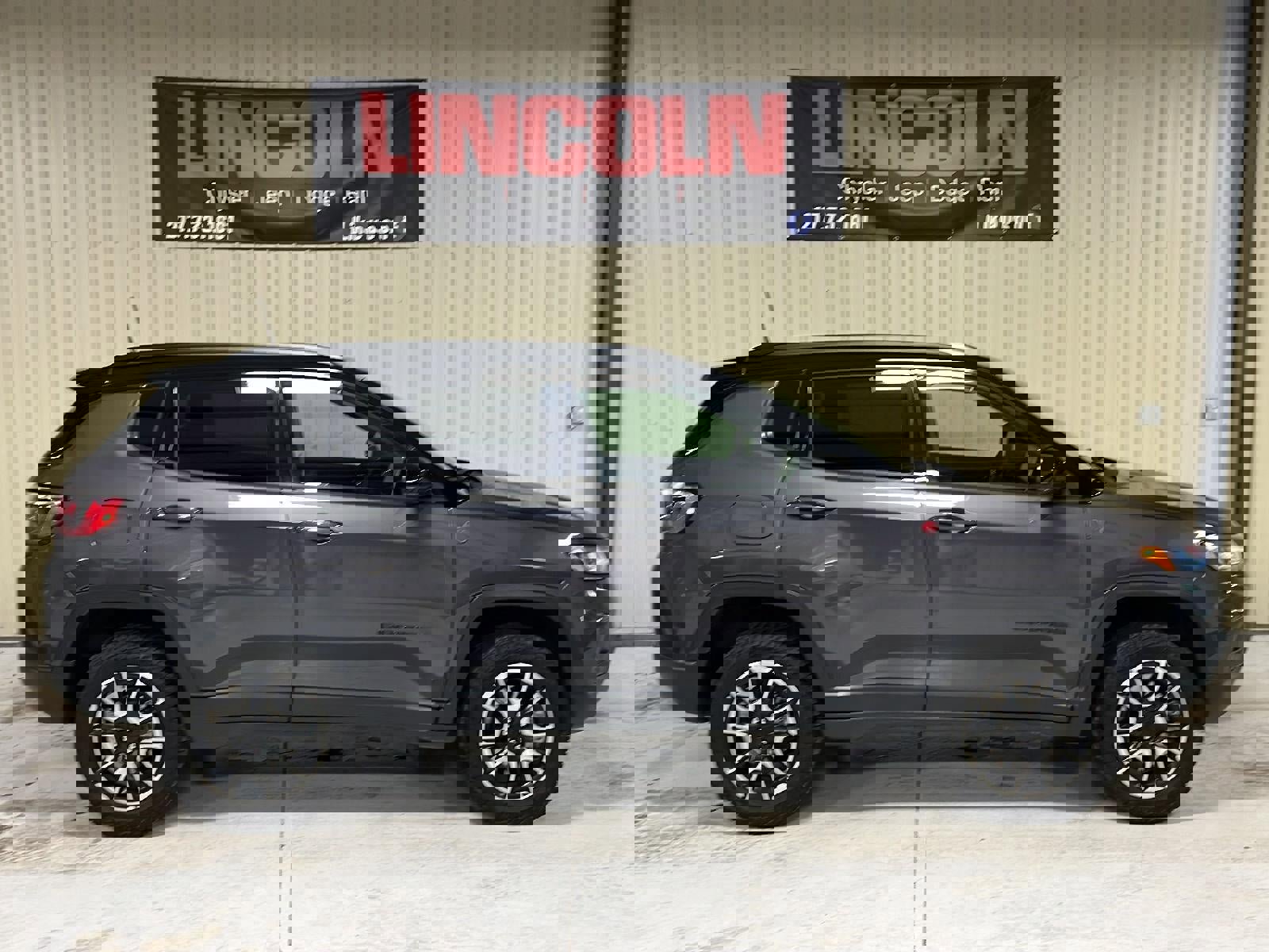 Used 2024 Jeep Compass Trailhawk image 5