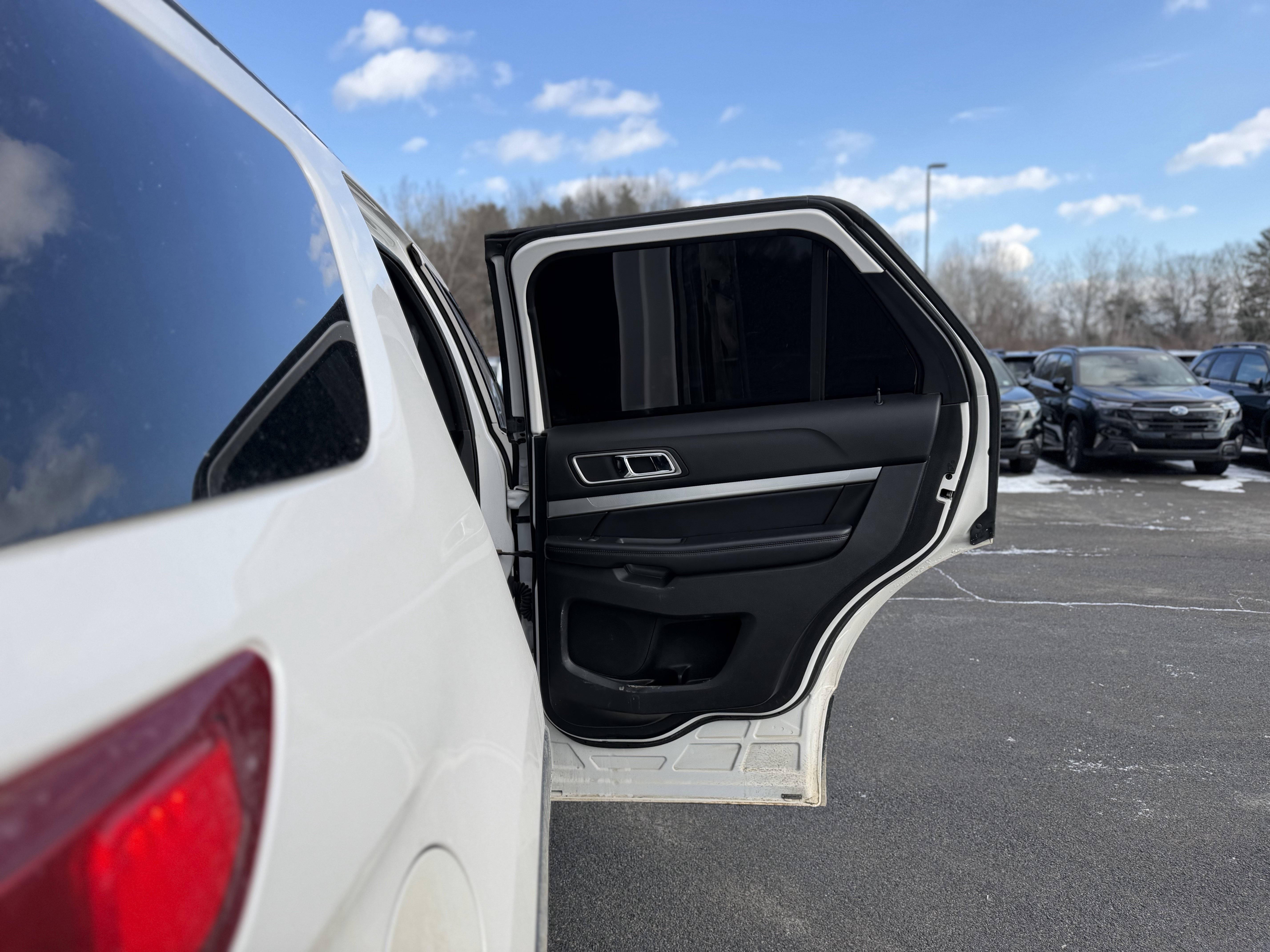 Used 2017 Ford Explorer XLT w/ Equipment Group 202A image 32