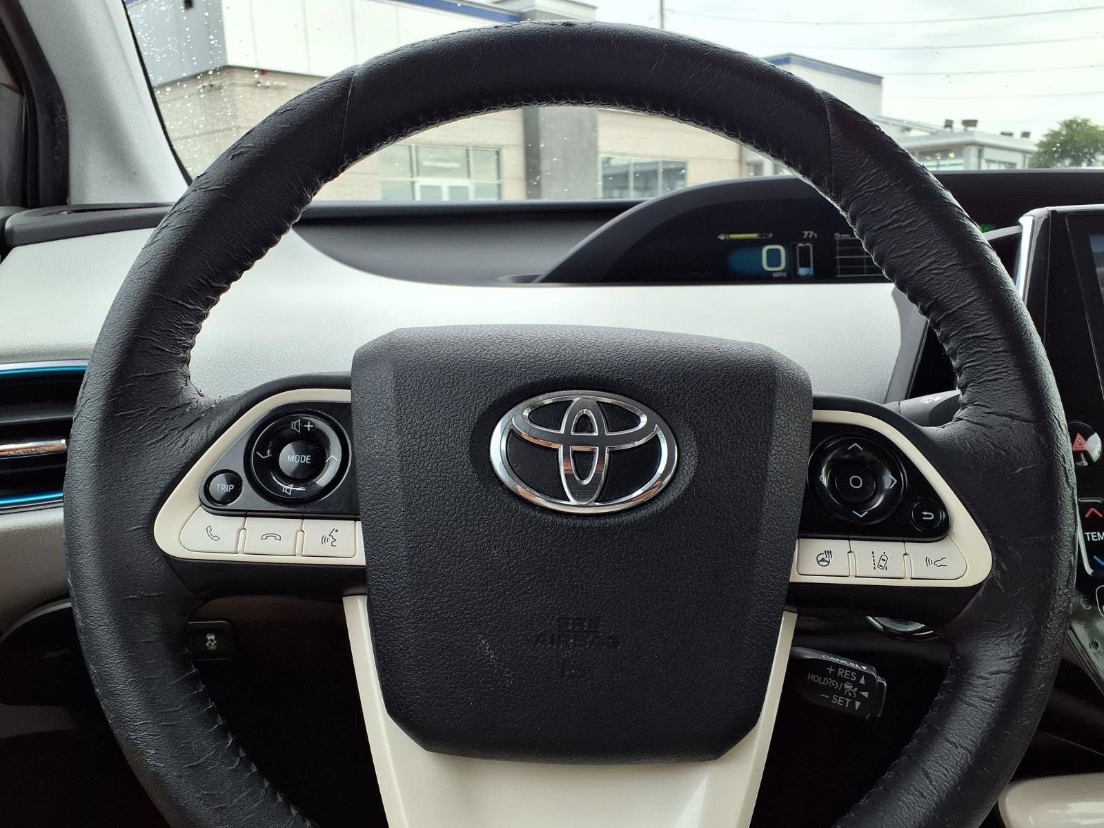 Used 2017 Toyota Prius Prime Advanced w/ Carpet Mat Package FWD image 11
