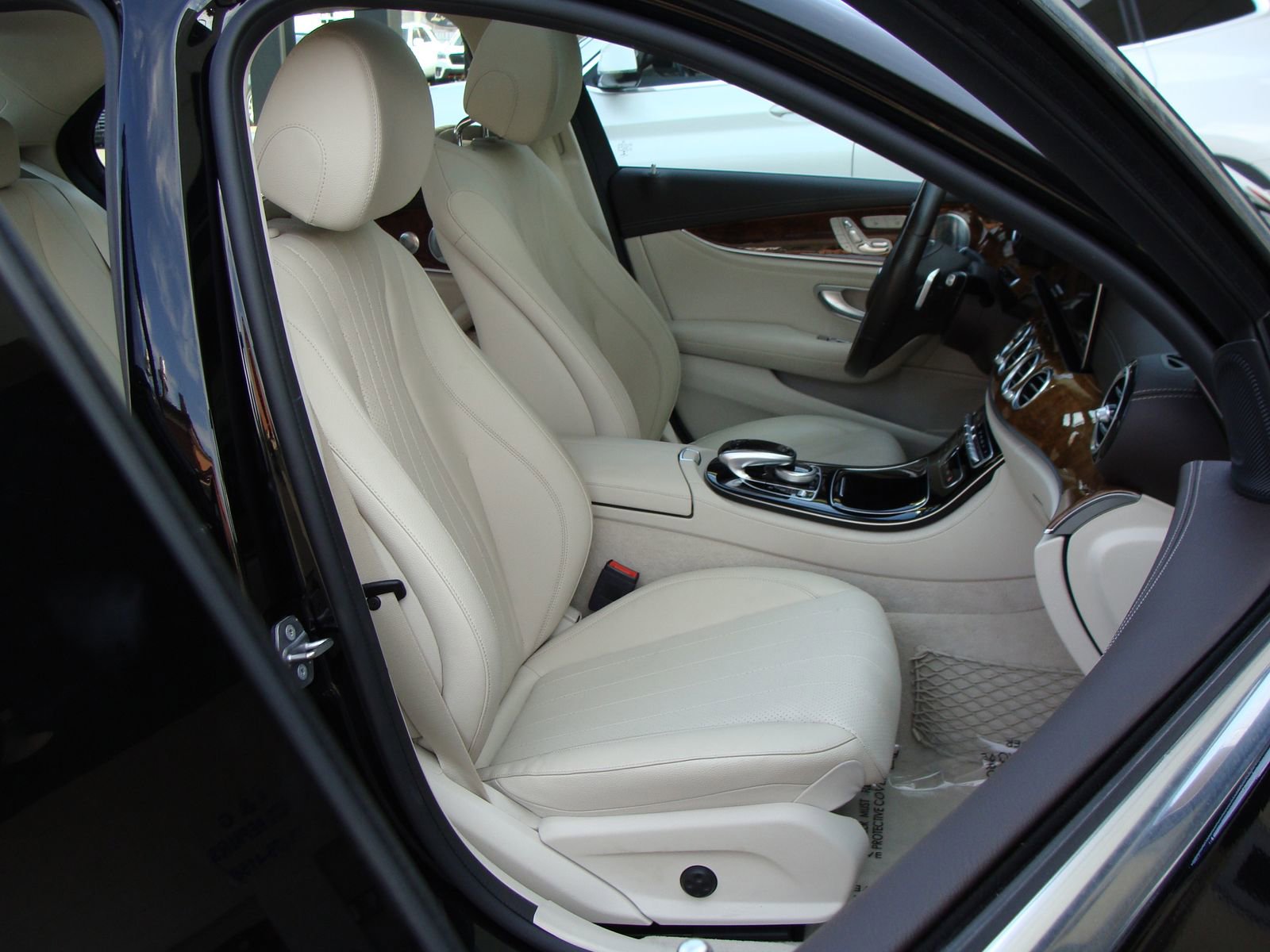 Used 2018 Mercedes-Benz E 300 4MATIC image 10