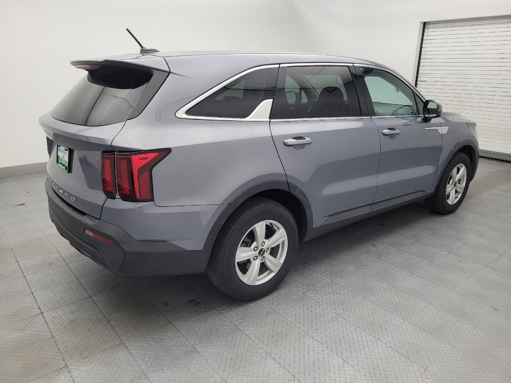 Used 2022 Kia Sorento LX FWD image 10