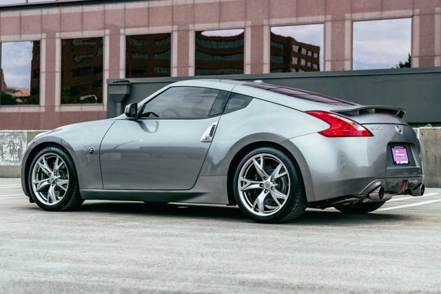 Used 2009 Nissan 370Z Touring RWD image 40