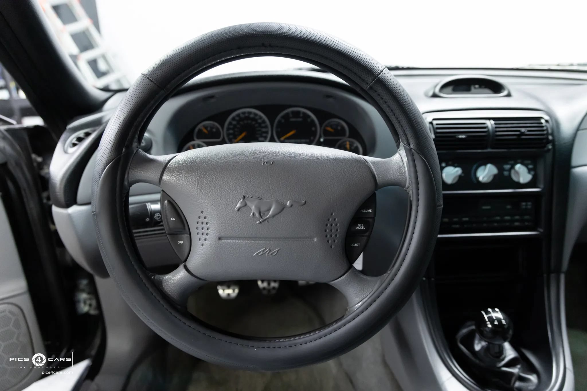 Used 1994 Ford Mustang GT RWD image 6