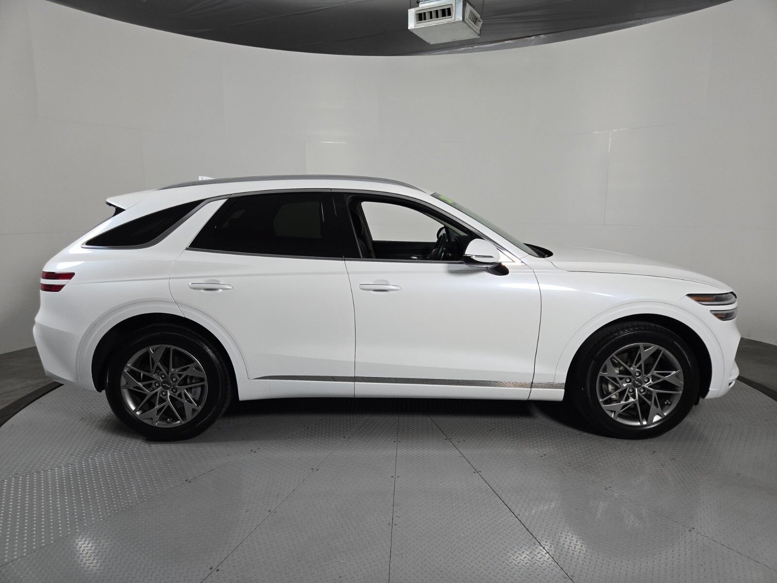 Used 2025 Genesis GV70 2.5T AWD/4WD image 3