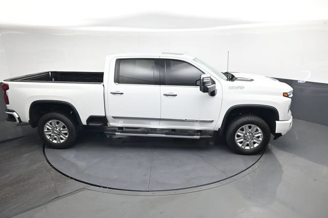 Used 2024 Chevrolet Silverado 2500 High Country w/ High Country Premium Package AWD/4WD image 23