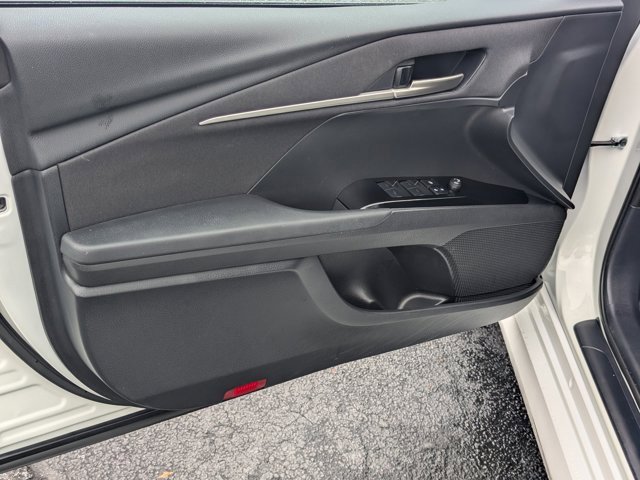 Used 2025 Toyota Camry LE w/ Convenience Package image 10