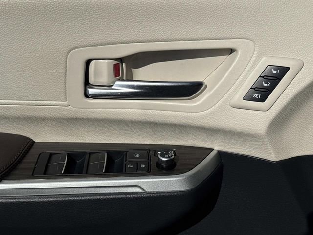 Used 2021 Toyota Sienna Platinum image 22