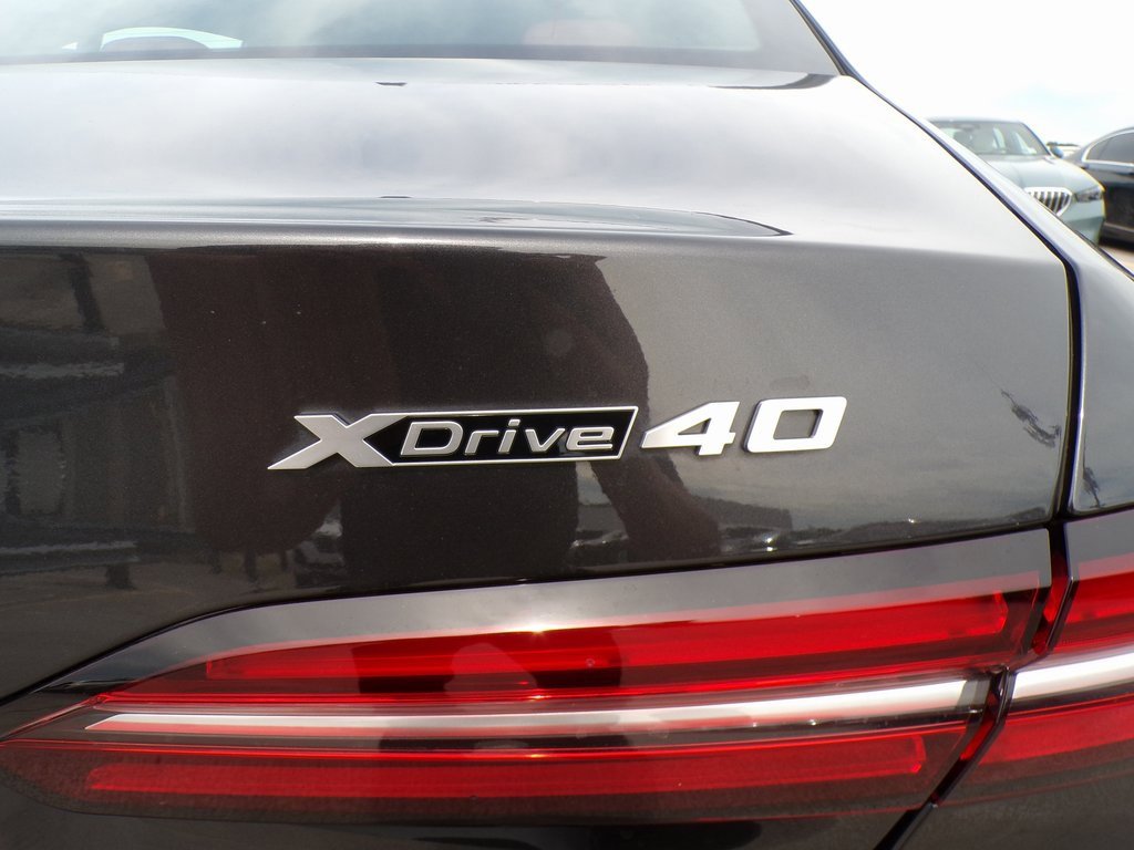 Certified 2025 BMW i5 xDrive40 w/ M Sport Package image 26