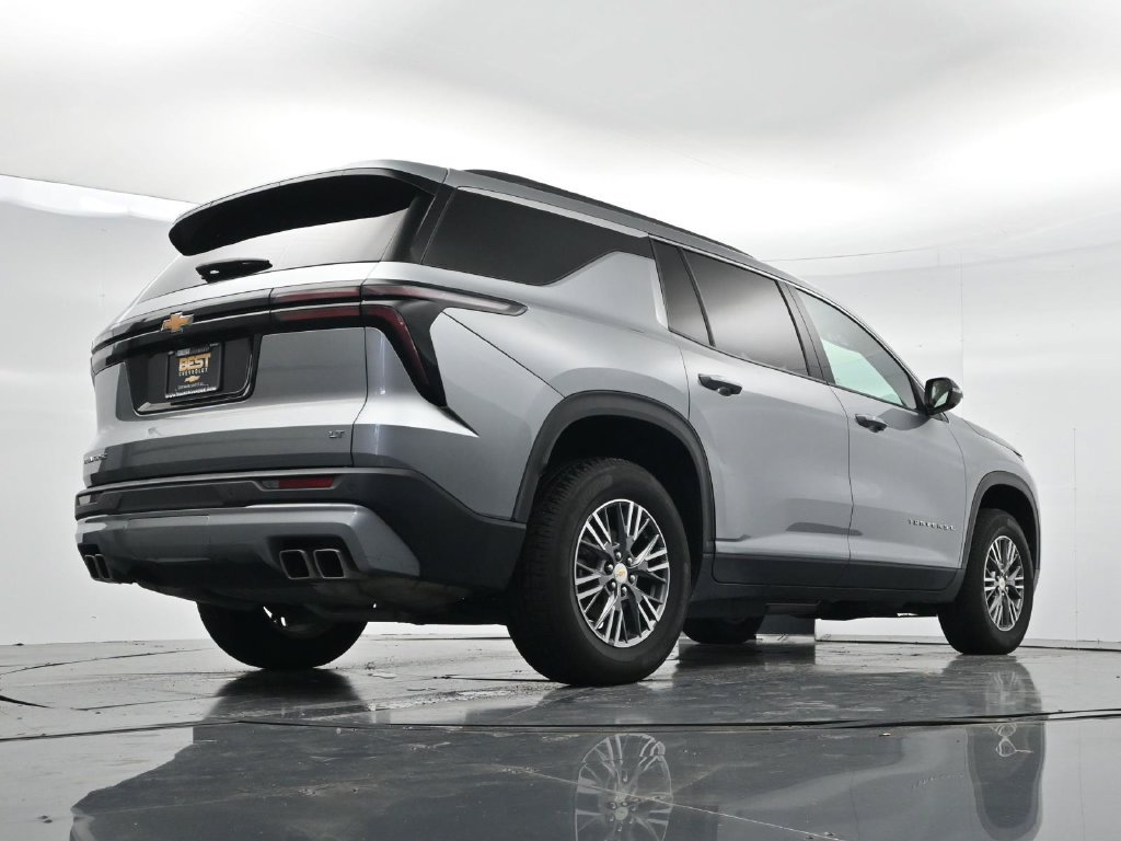 Used 2024 Chevrolet Traverse LT FWD image 32