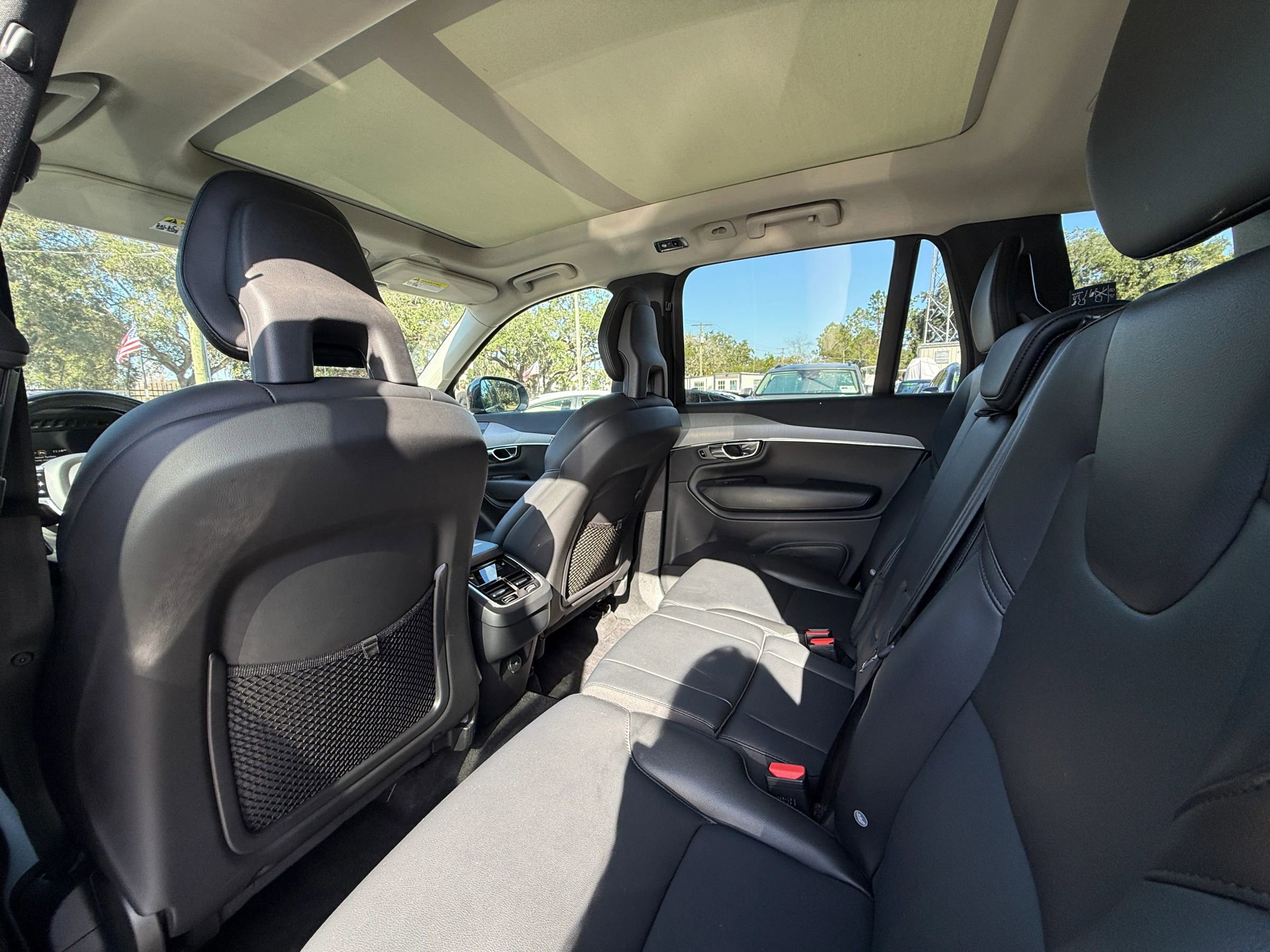 Used 2022 Volvo XC90 T5 Momentum w/ Climate Package image 21