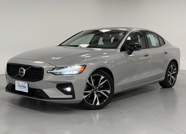 Used 2023 Volvo S60 B5 Plus image 1
