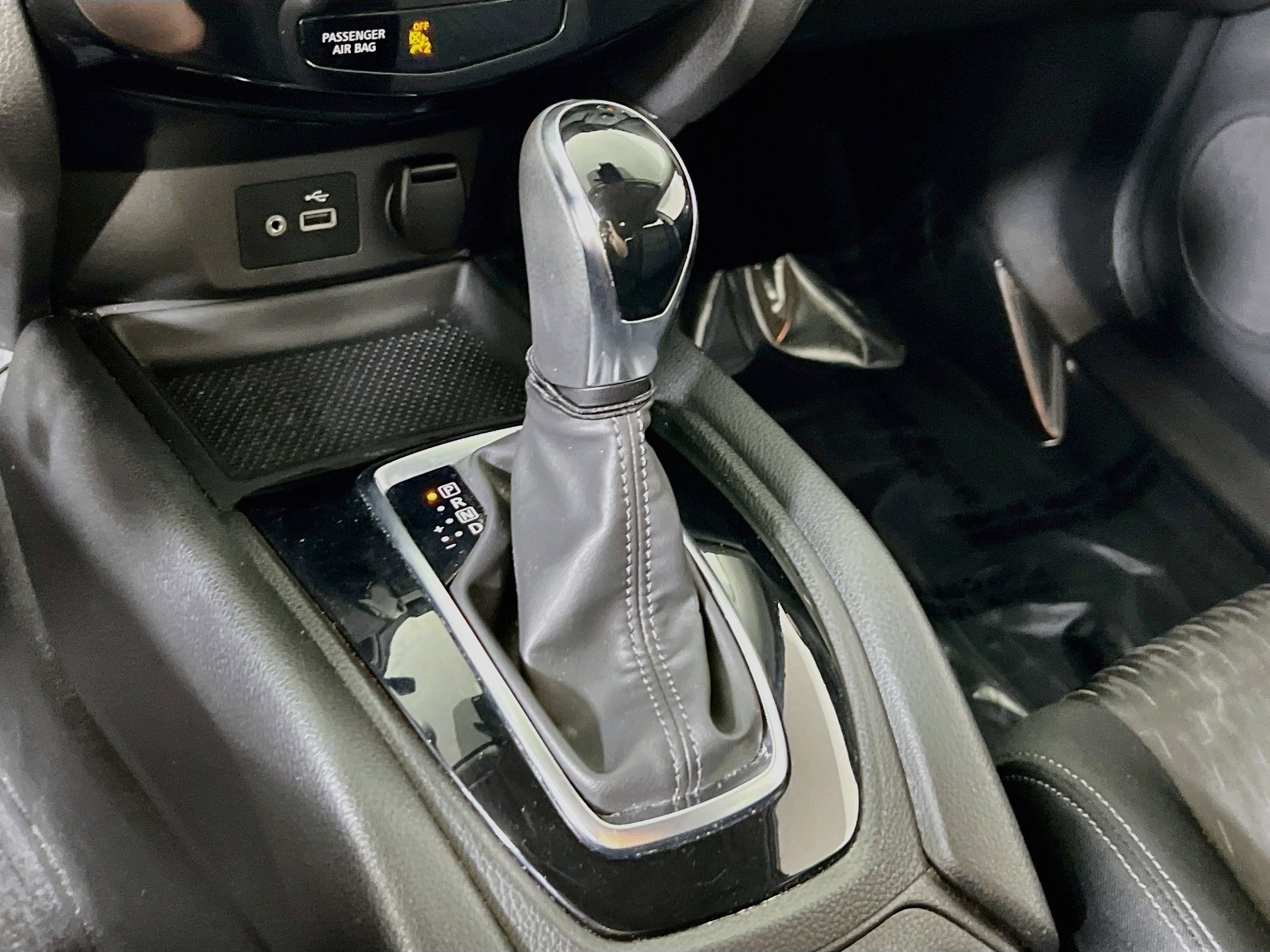 Used 2019 Nissan Rogue S image 16