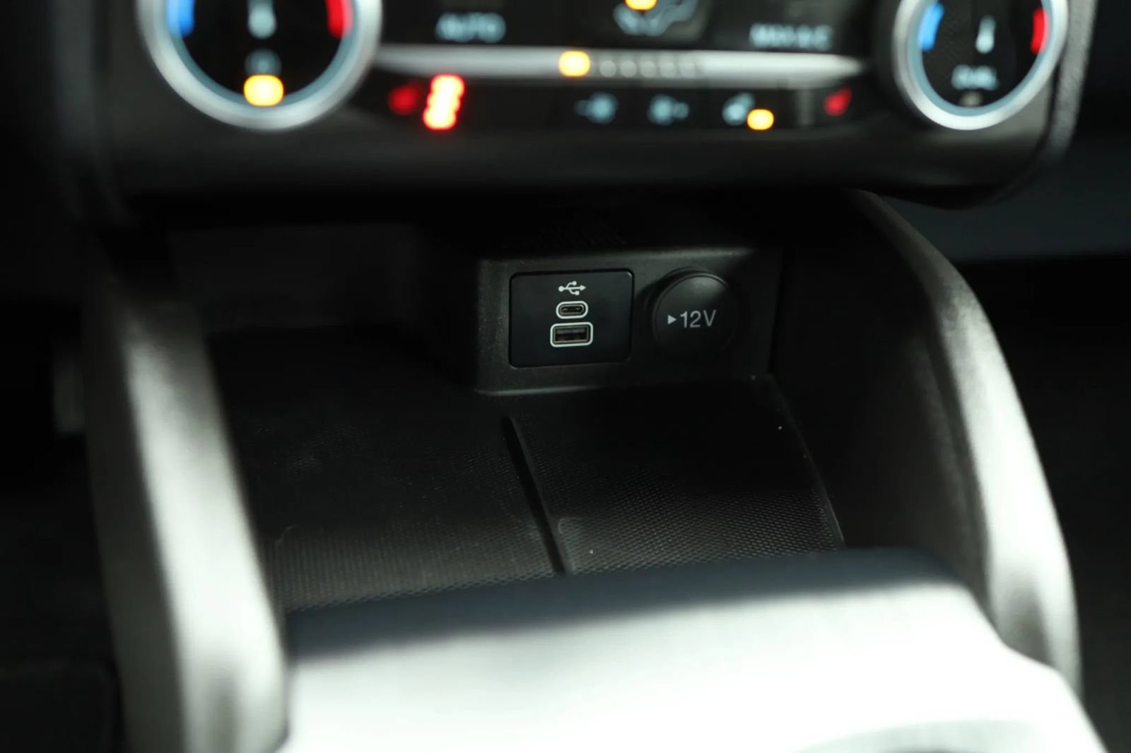 Used 2025 Ford Escape Active w/ Cold Weather Package AWD/4WD image 27