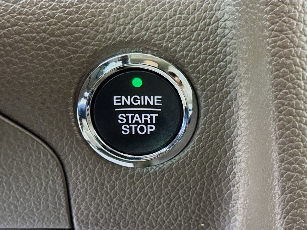 Used 2017 Lincoln Navigator Select RWD image 20
