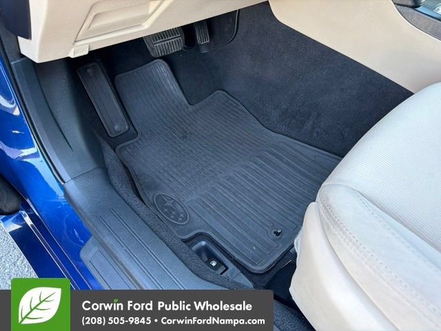 Used 2017 Subaru Legacy 2.5i Premium AWD/4WD image 25