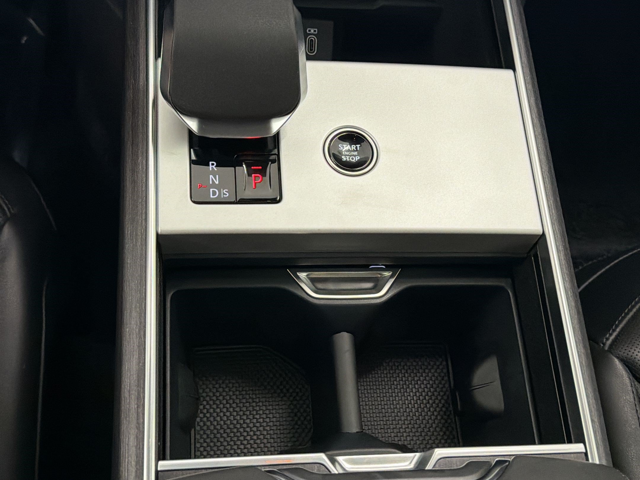 New 2026 Land Rover Range Rover SE AWD/4WD image 17