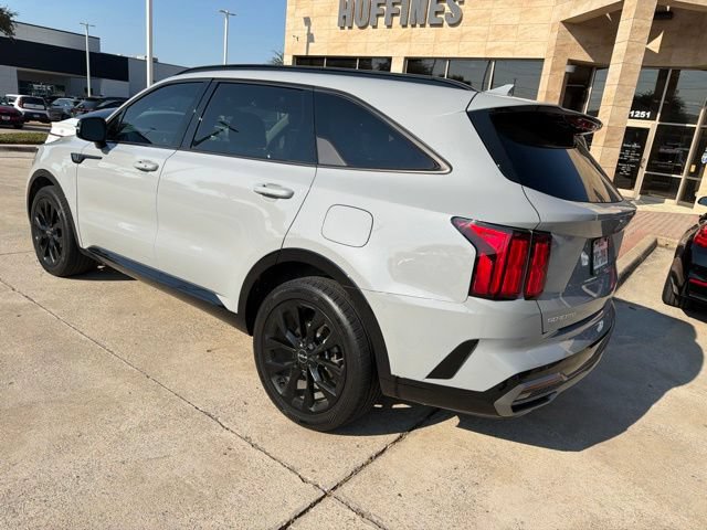 Certified 2023 Kia Sorento SX FWD image 6