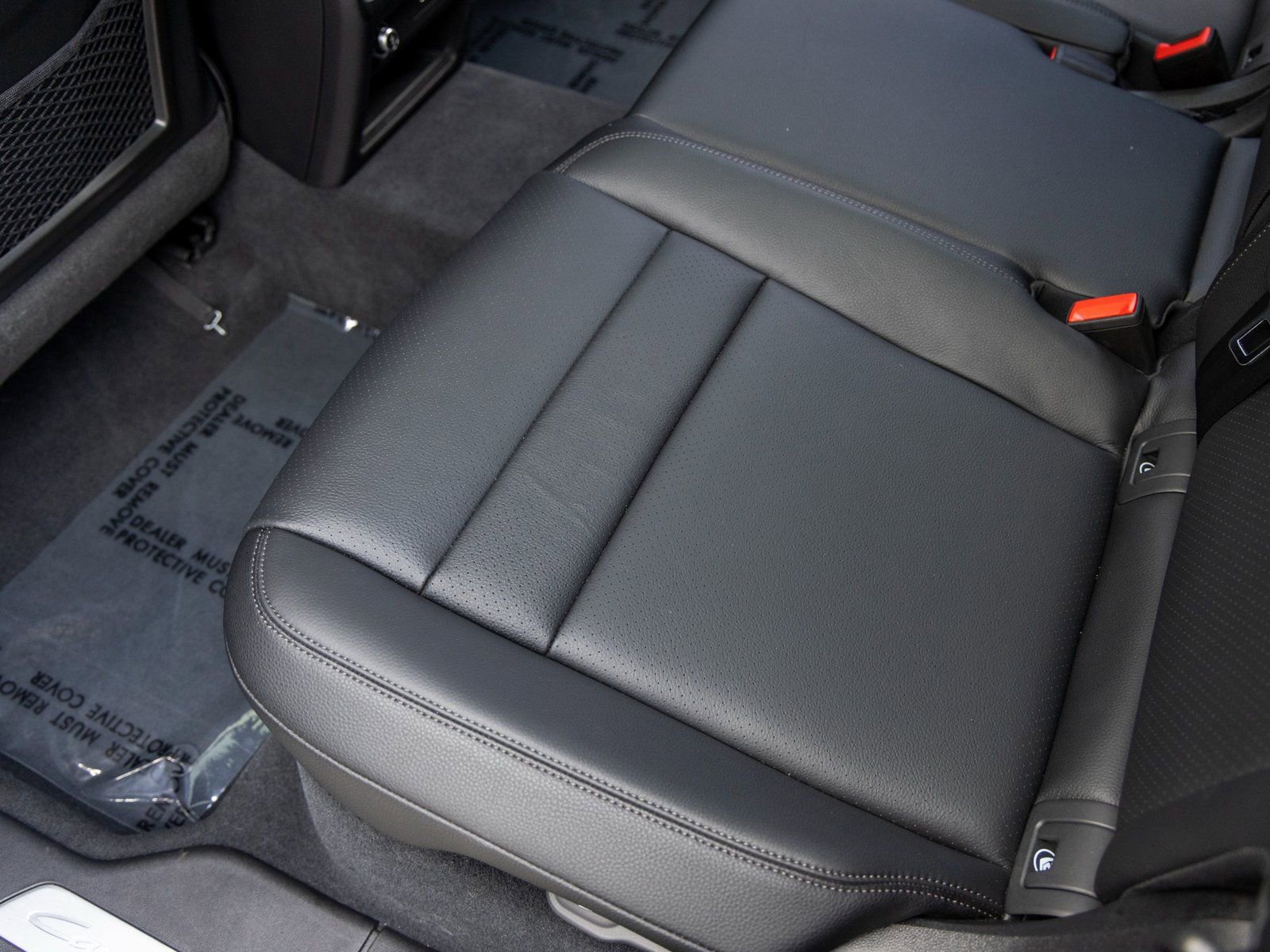 Certified 2025 Porsche Cayenne image 40