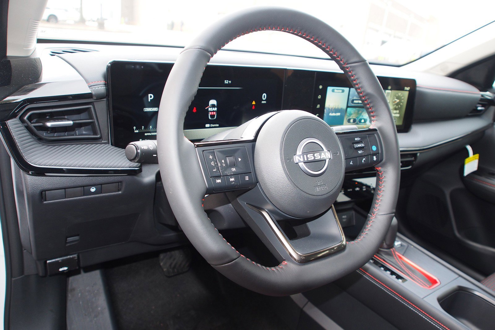 Used 2025 Nissan Kicks SR image 14