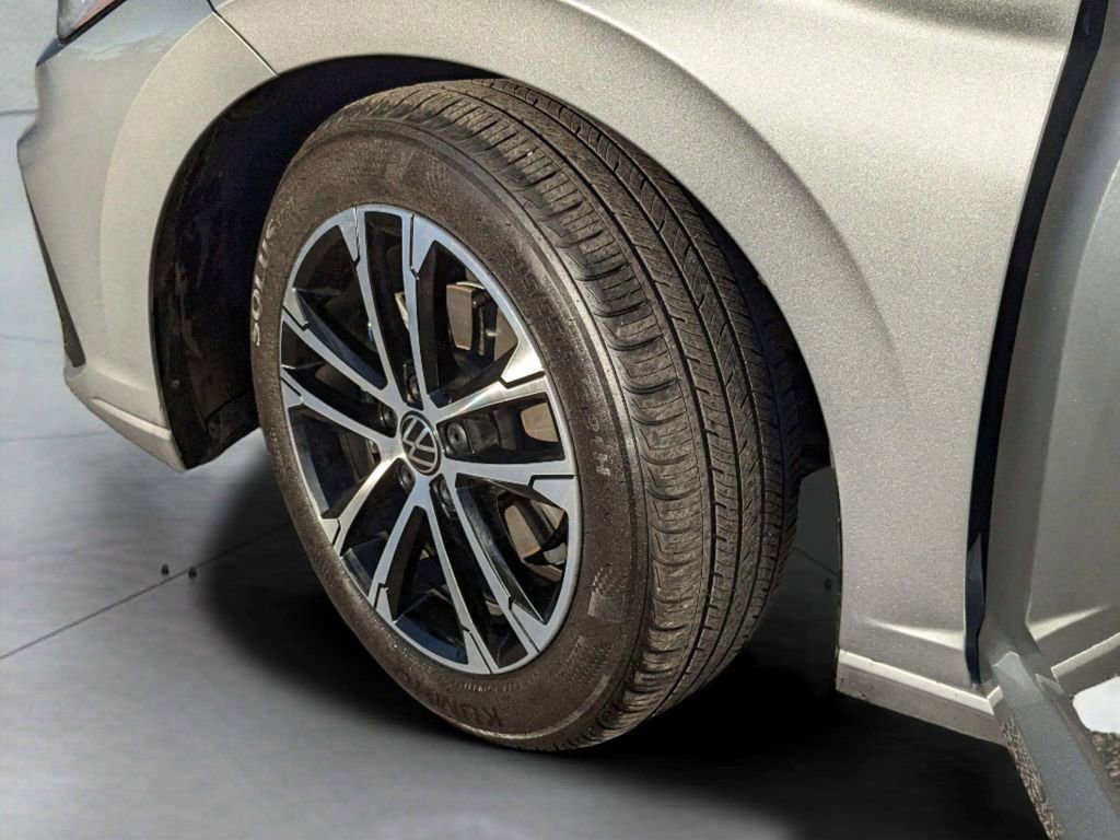 Certified 2025 Volkswagen Jetta Sport image 34
