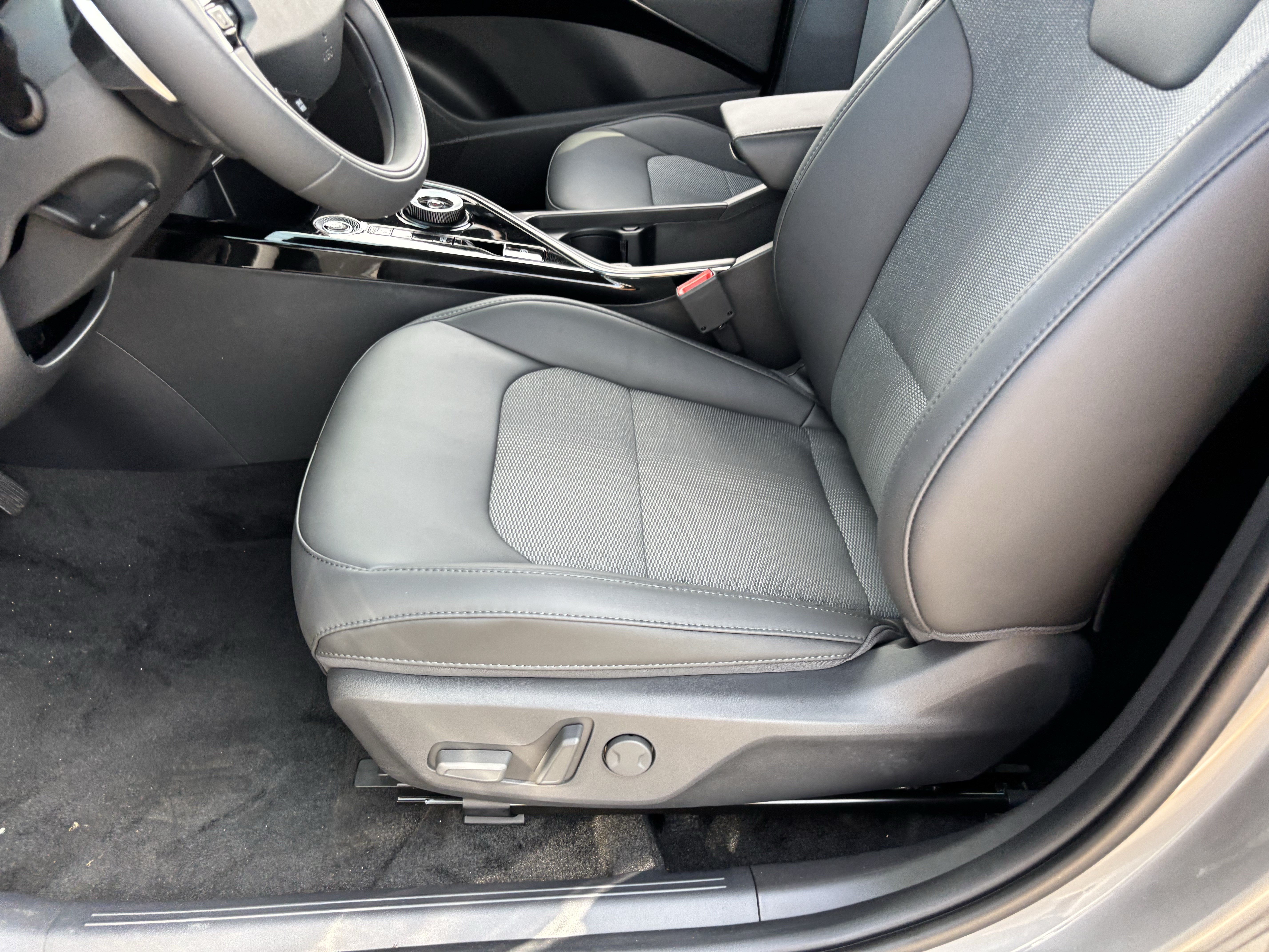 New 2026 Kia Niro Wind FWD image 18