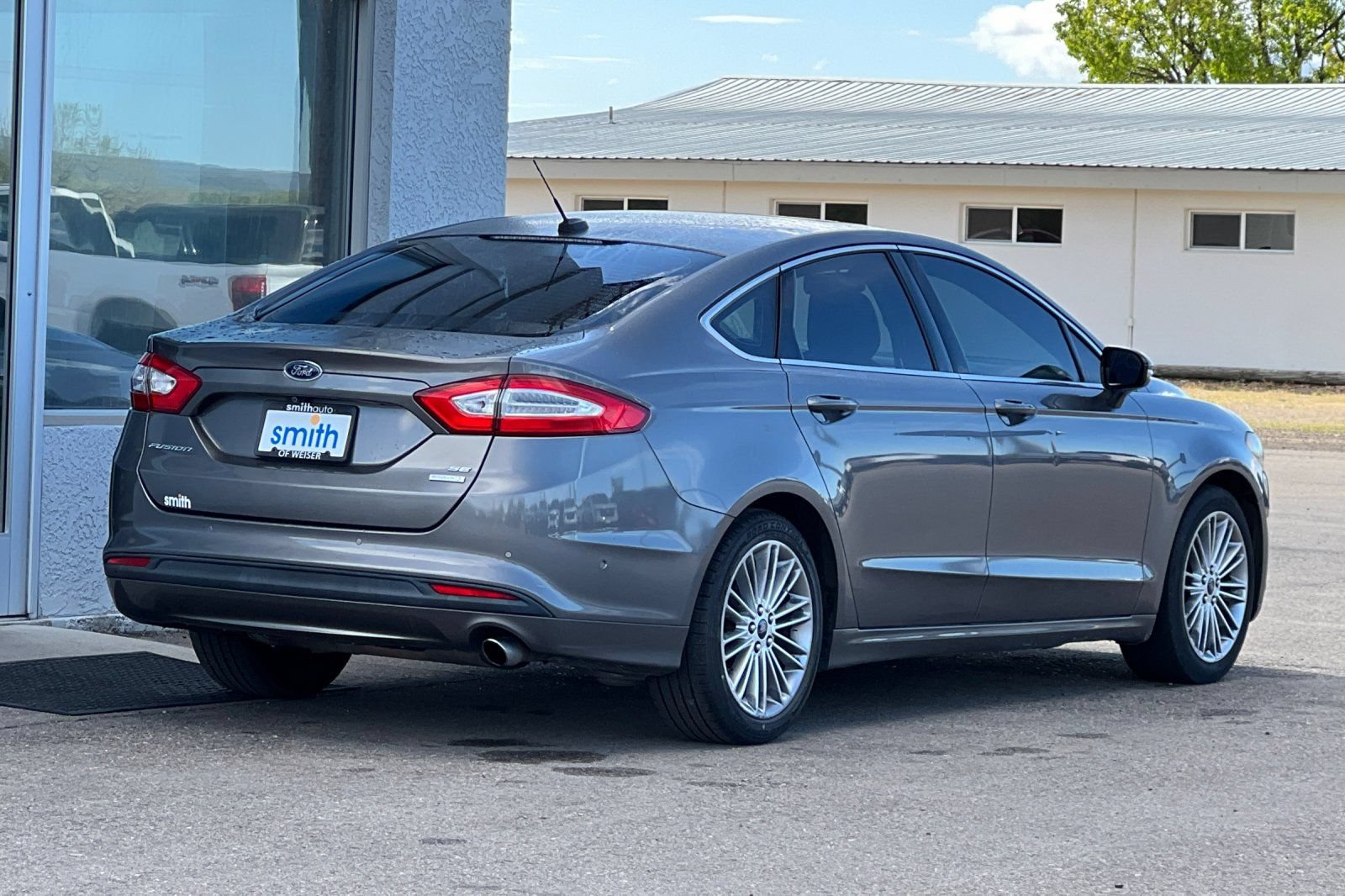Used 2013 Ford Fusion SE FWD image 4