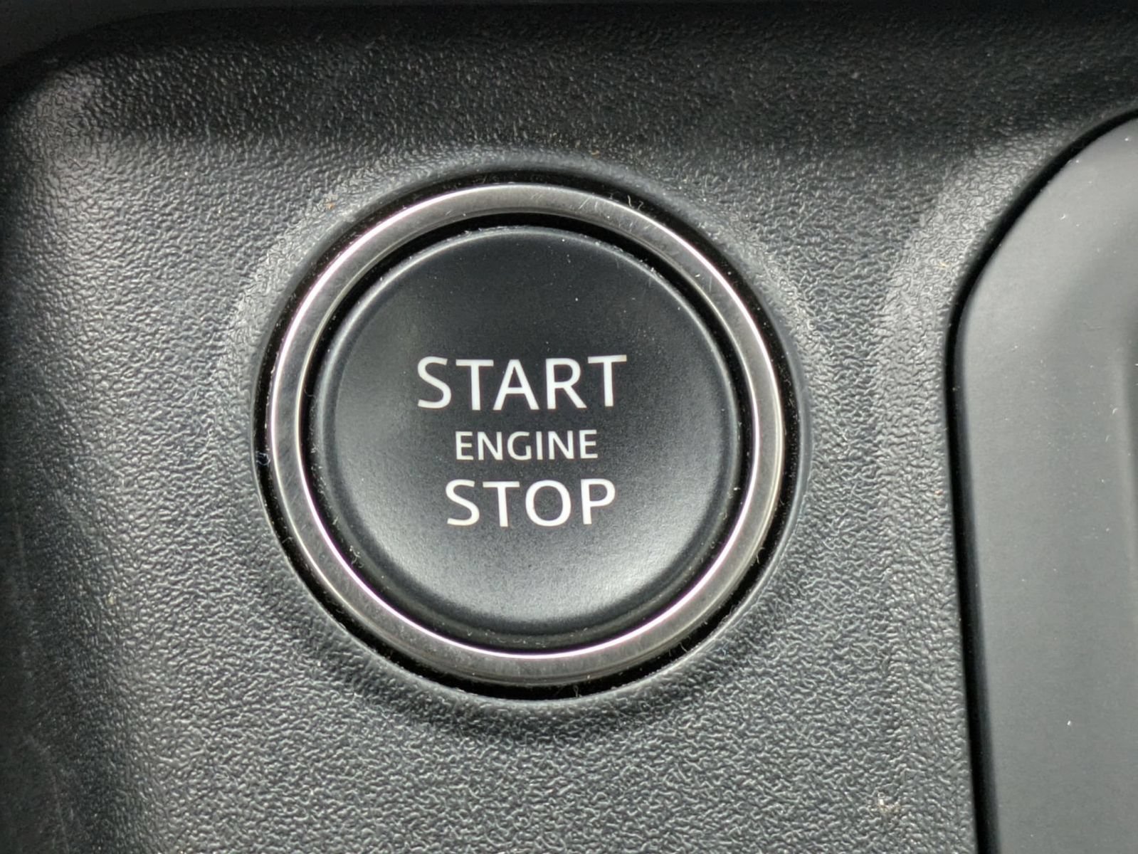 Used 2023 Land Rover Defender 130 X-Dynamic SE AWD/4WD image 23