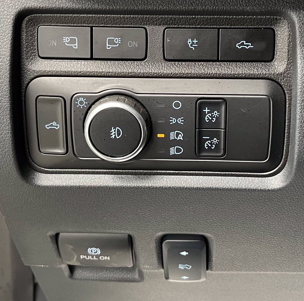 Used 2024 Ford F350 Platinum AWD/4WD image 32