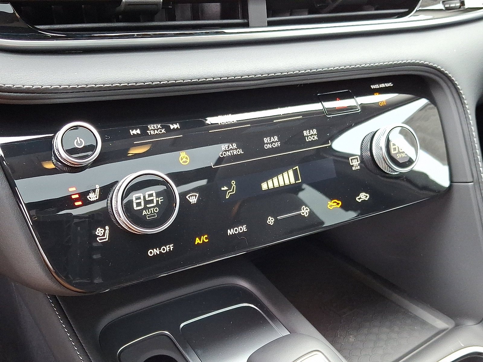 New 2026 INFINITI QX60 Luxe image 13