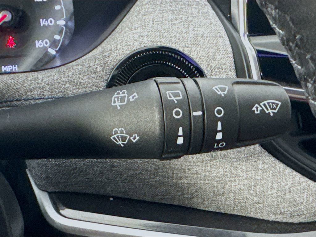 Used 2025 Jeep Compass Latitude image 13