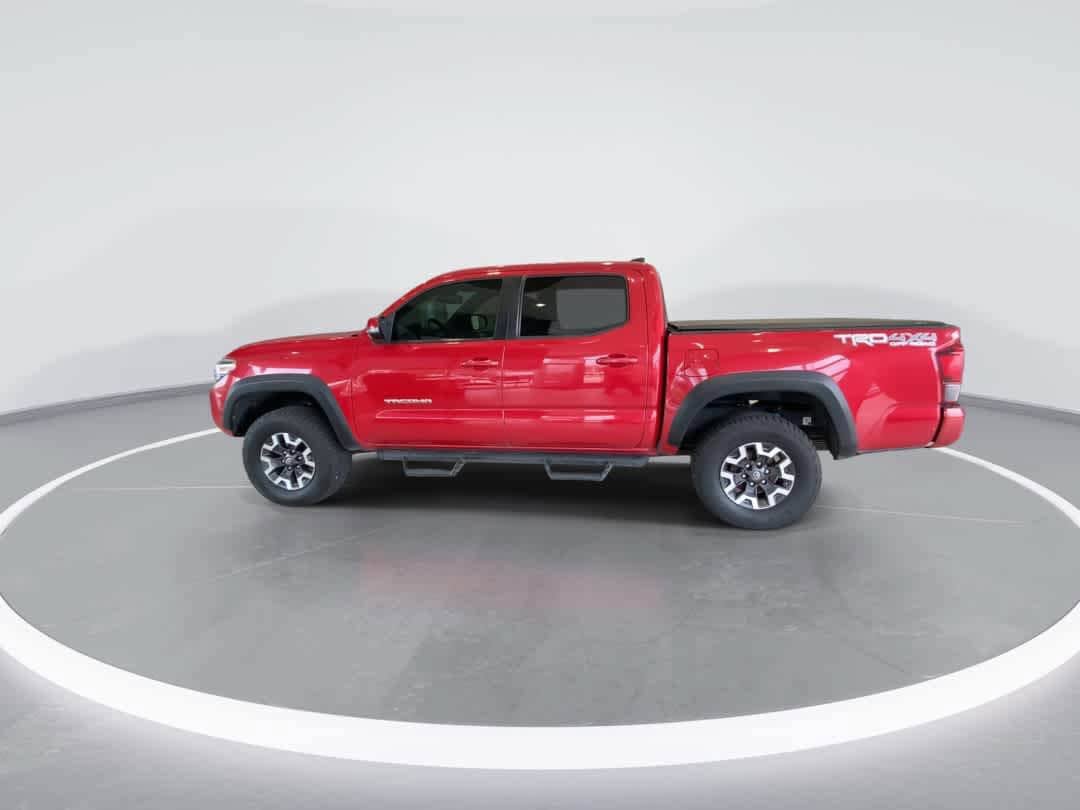 Used 2018 Toyota Tacoma TRD Off-Road AWD/4WD image 5